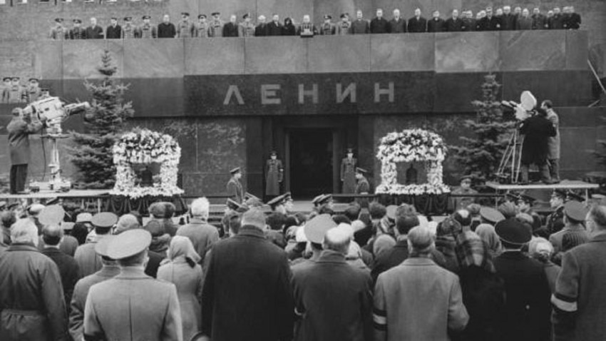 El funeral de Yuri Gagarin en la Plaza Roja, el 30 de marzo de 1969.