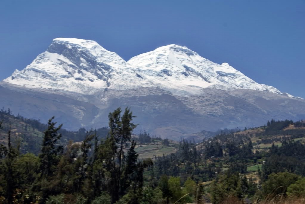 Monte Huascarán visto desde Yungay.