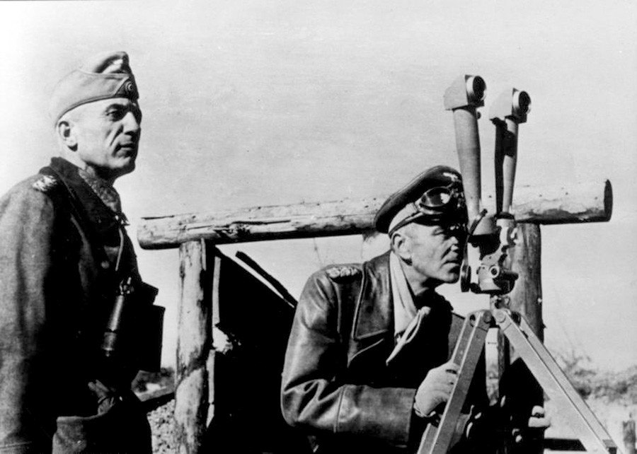 Friedrich Paulus (r.) und Walther von Seydlitz-Kurzbach (l.) im November 1942 im Norden Stalingrads