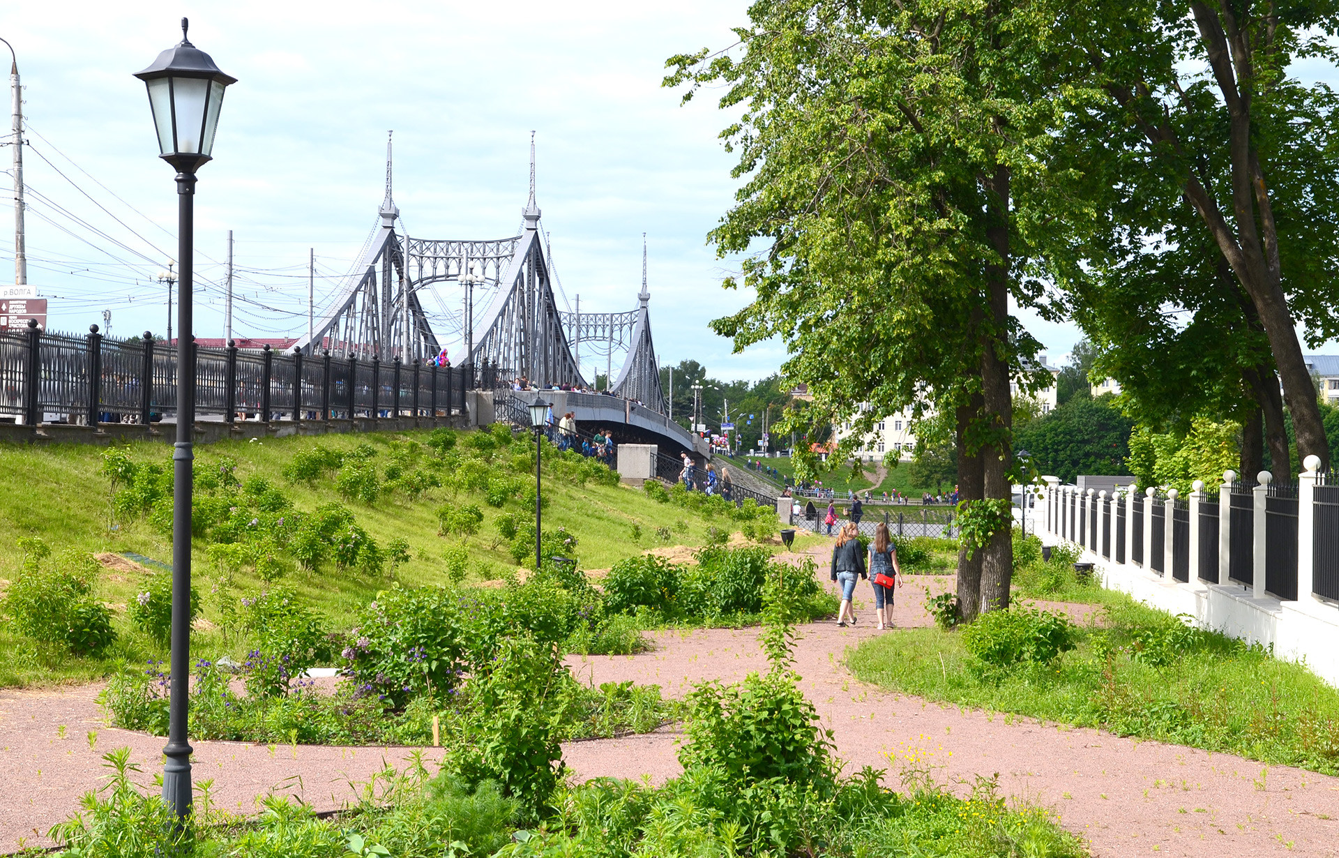Tver's 'Old Bridge' is a copy of the famous metal bridge in the Hungarian capital, Budapest.