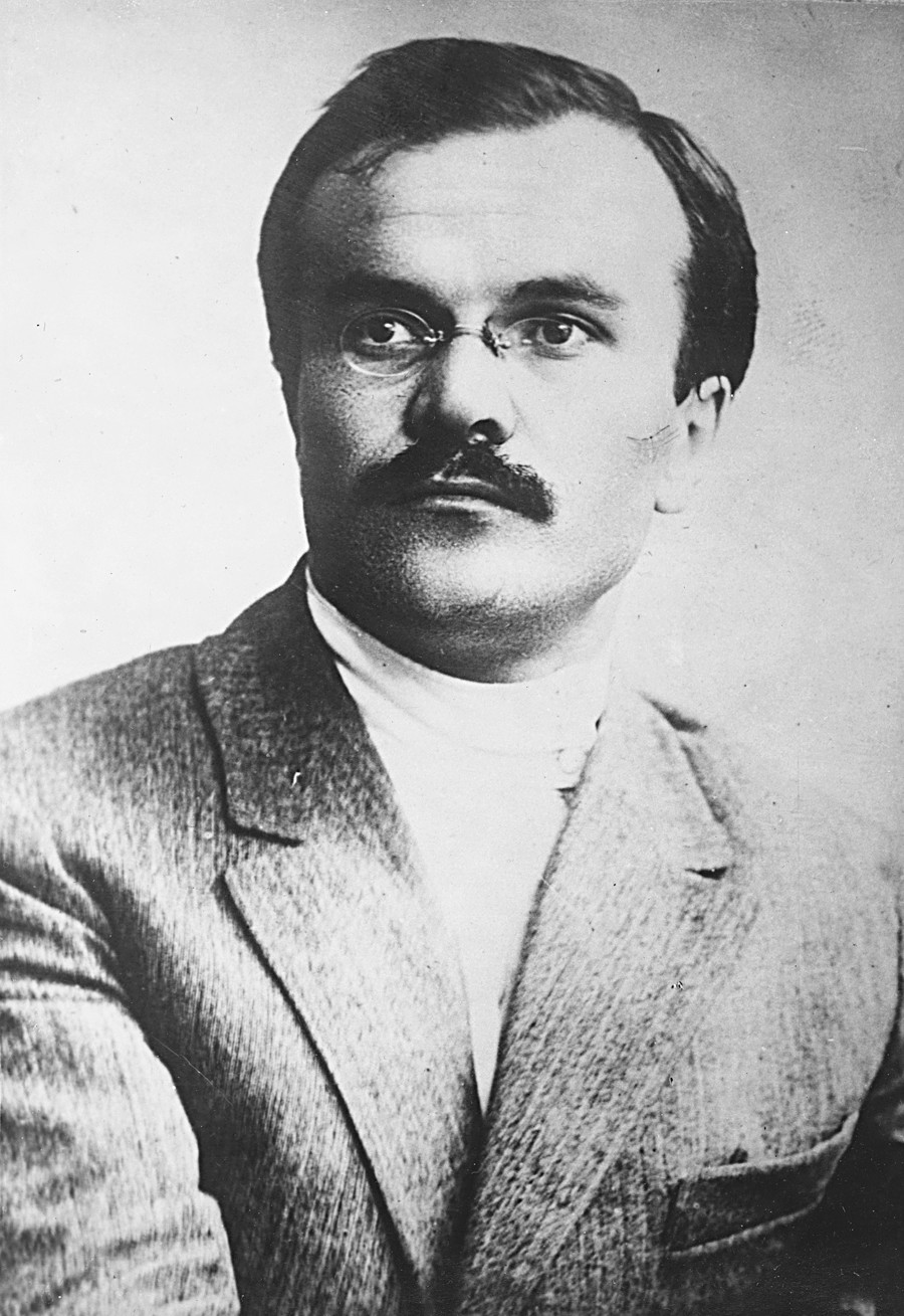 Млади Молотов за време Револуције 1917. године.
