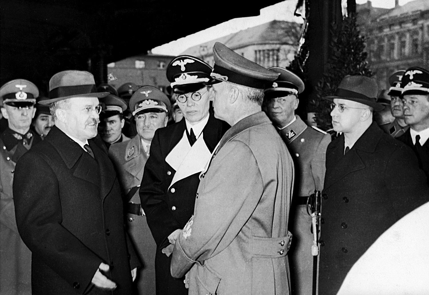 Sowjetischer Außenminister Molotow und sein deutscher Kollege Joachim von Ribbentrop am 14. November 1940 in Berlin