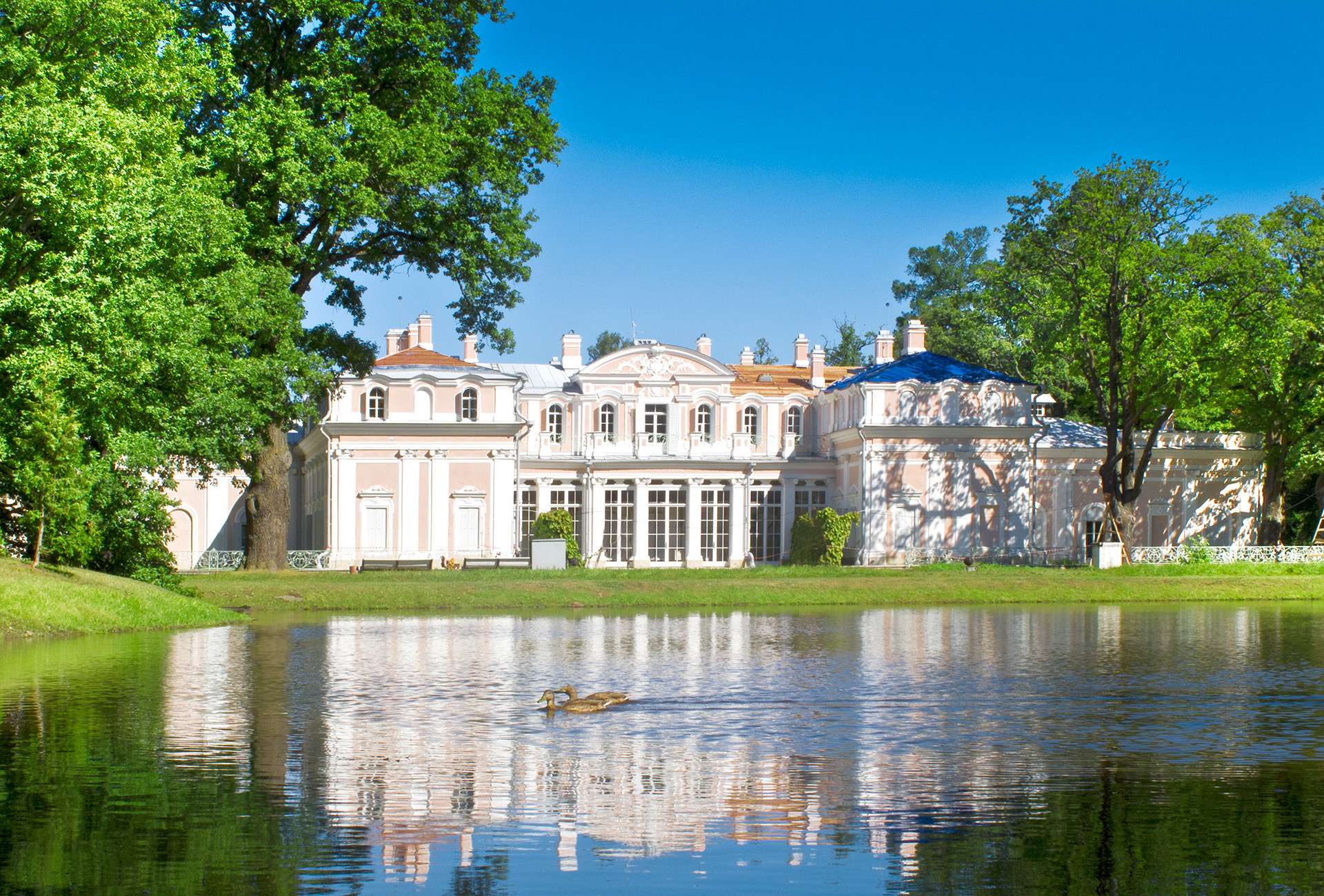 Chinese Palace in Oranienbaum