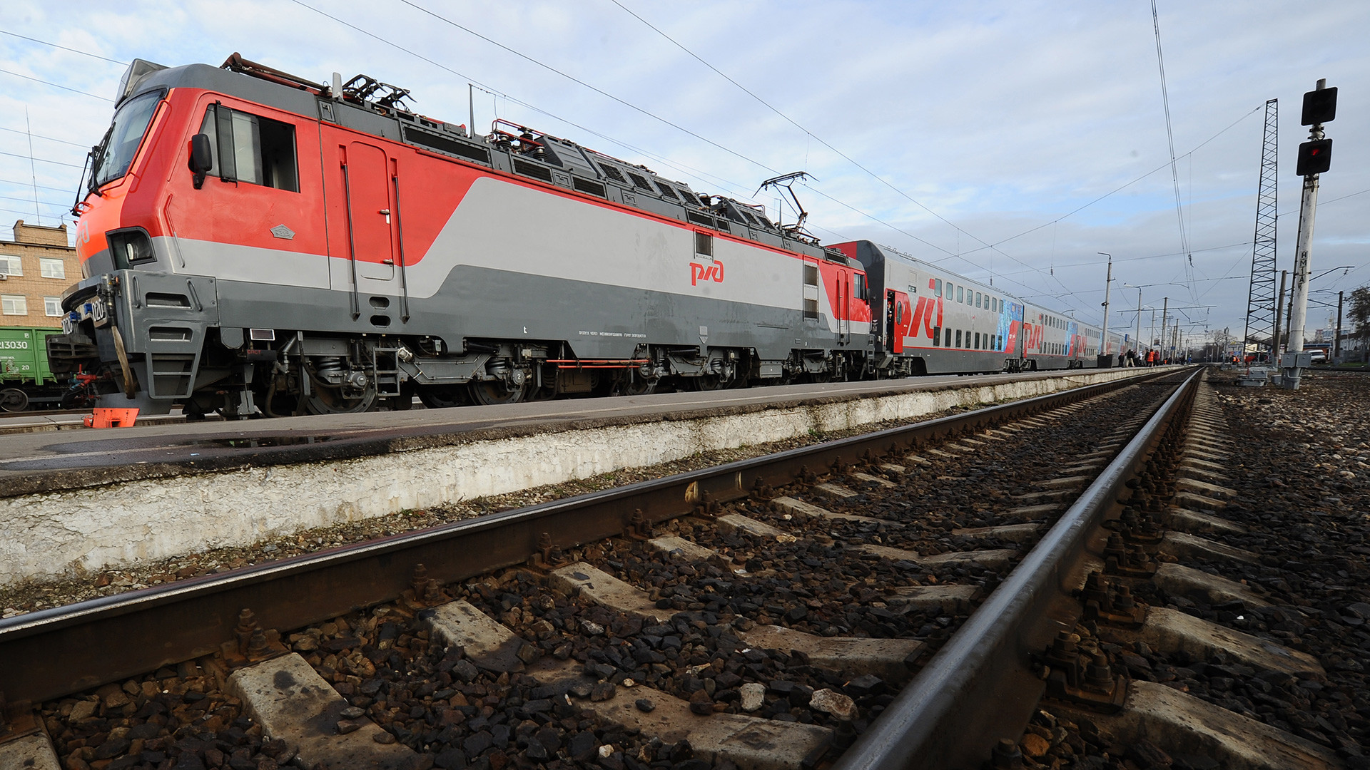 Il primo treno russo a due piani destinato al trasporto passeggeri