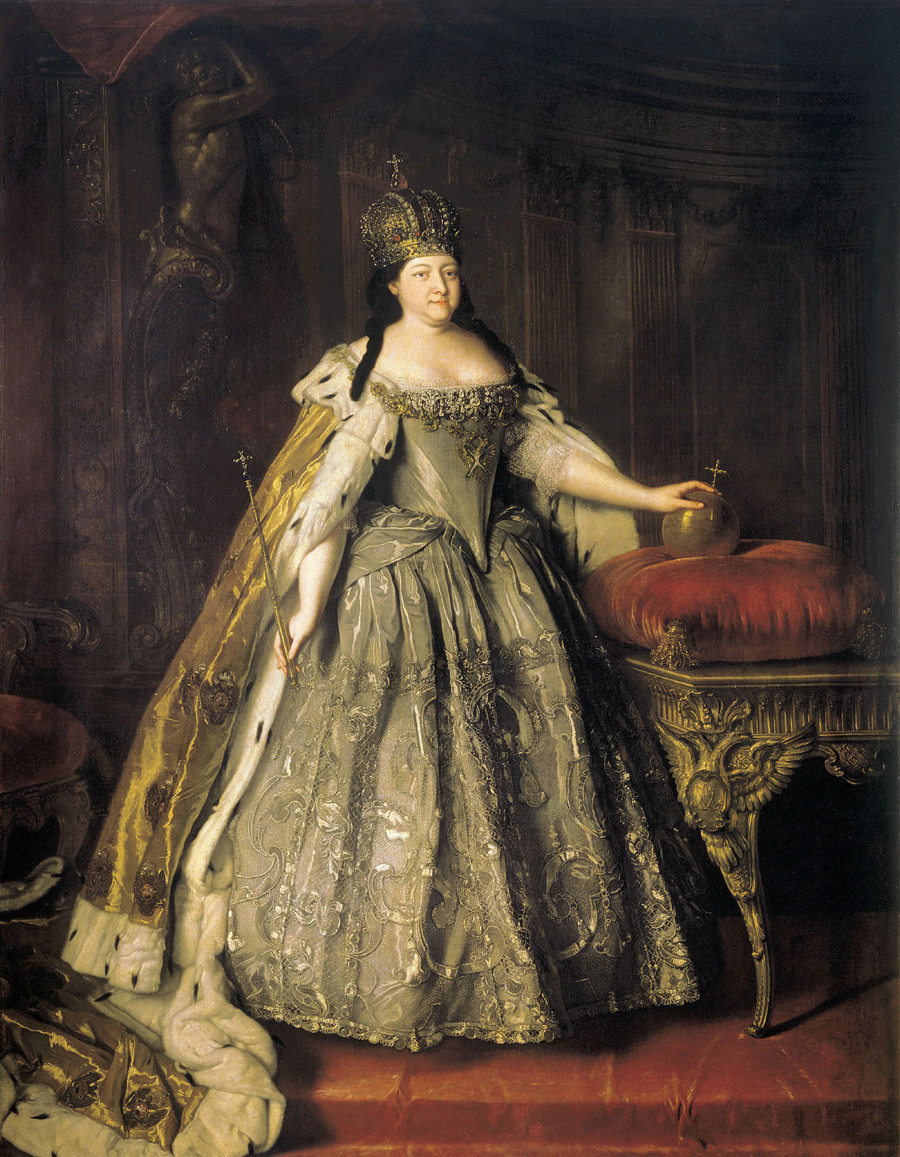 Portrait de l'impératrice Anna Ioannovna par Louis Caravaque
