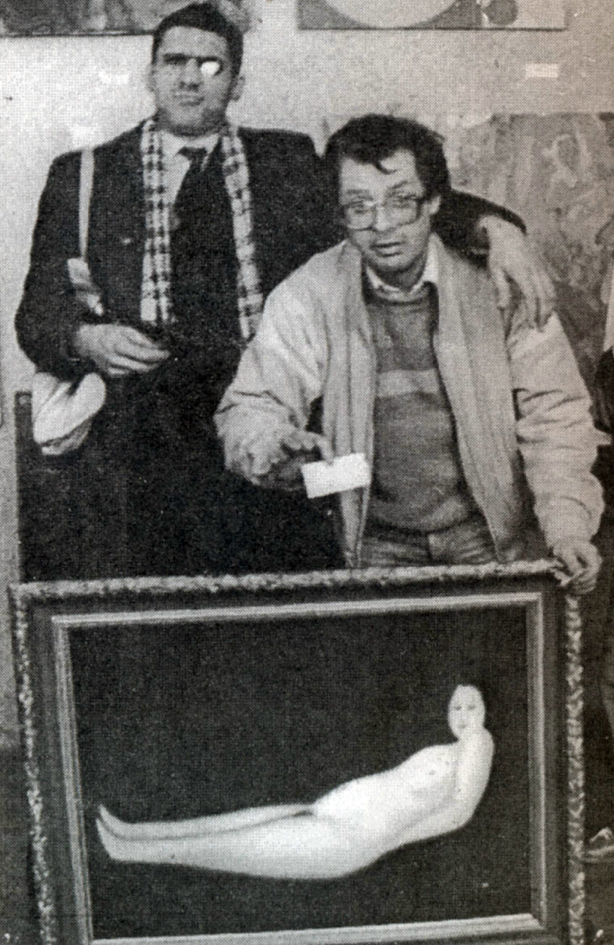 Umetnika Avdej Ter-Oganjan and Jurij Palaičev z njunim delom 