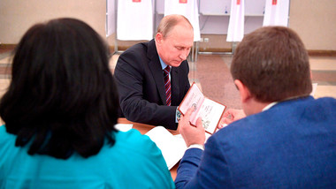 ロシアの指導者たちのIDフォト