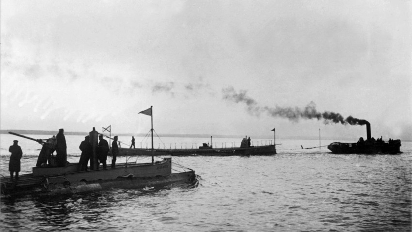 Los submarinos "Delfín" y "Kasatka".