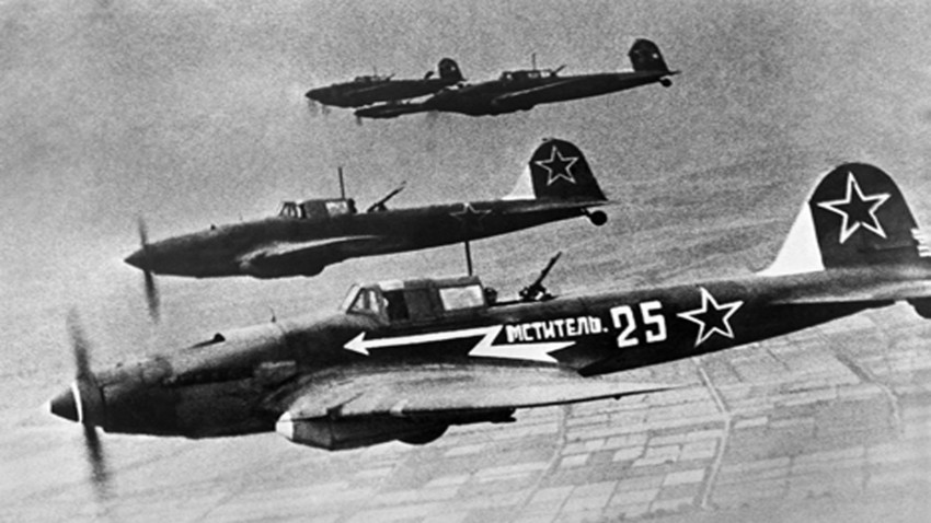 La Gran Guerra Patria, 1945. El avión Il-2 en el cielo. 