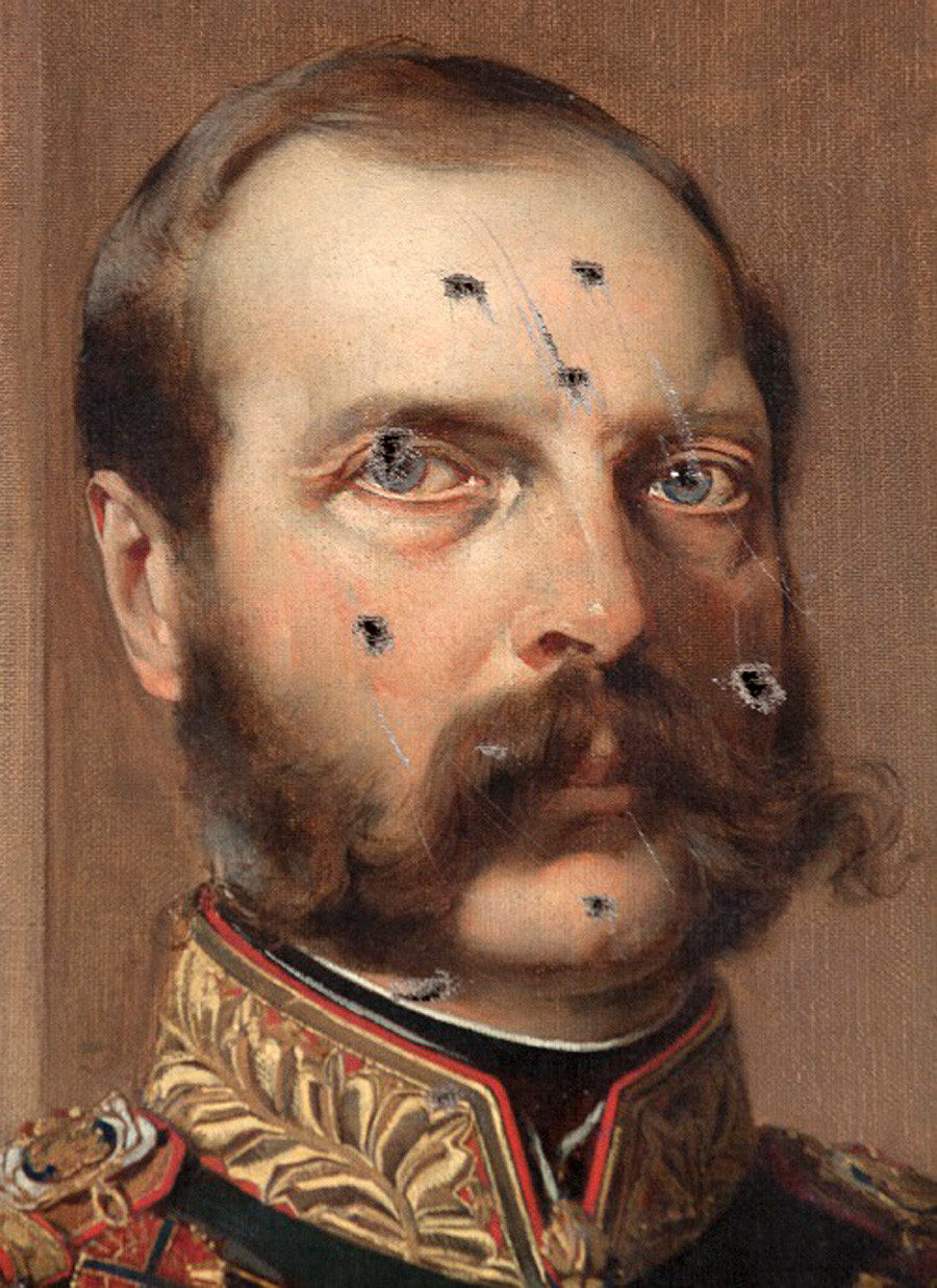 Porträt von Alexander II., der während des Sturms auf den Winterpalast im Oktober 1917 von Bajonetten erstochen wurde. 