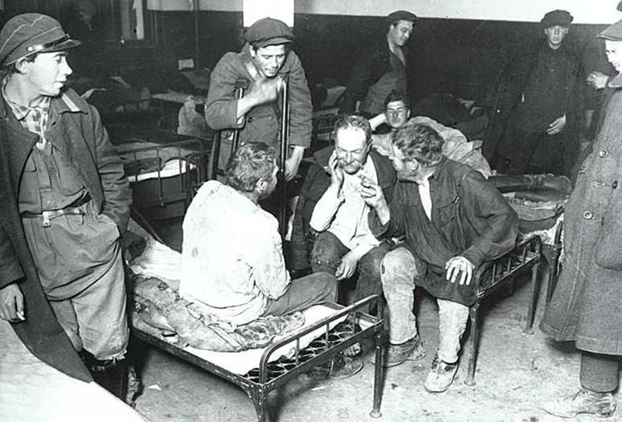 Inside a typical dosshouse.
