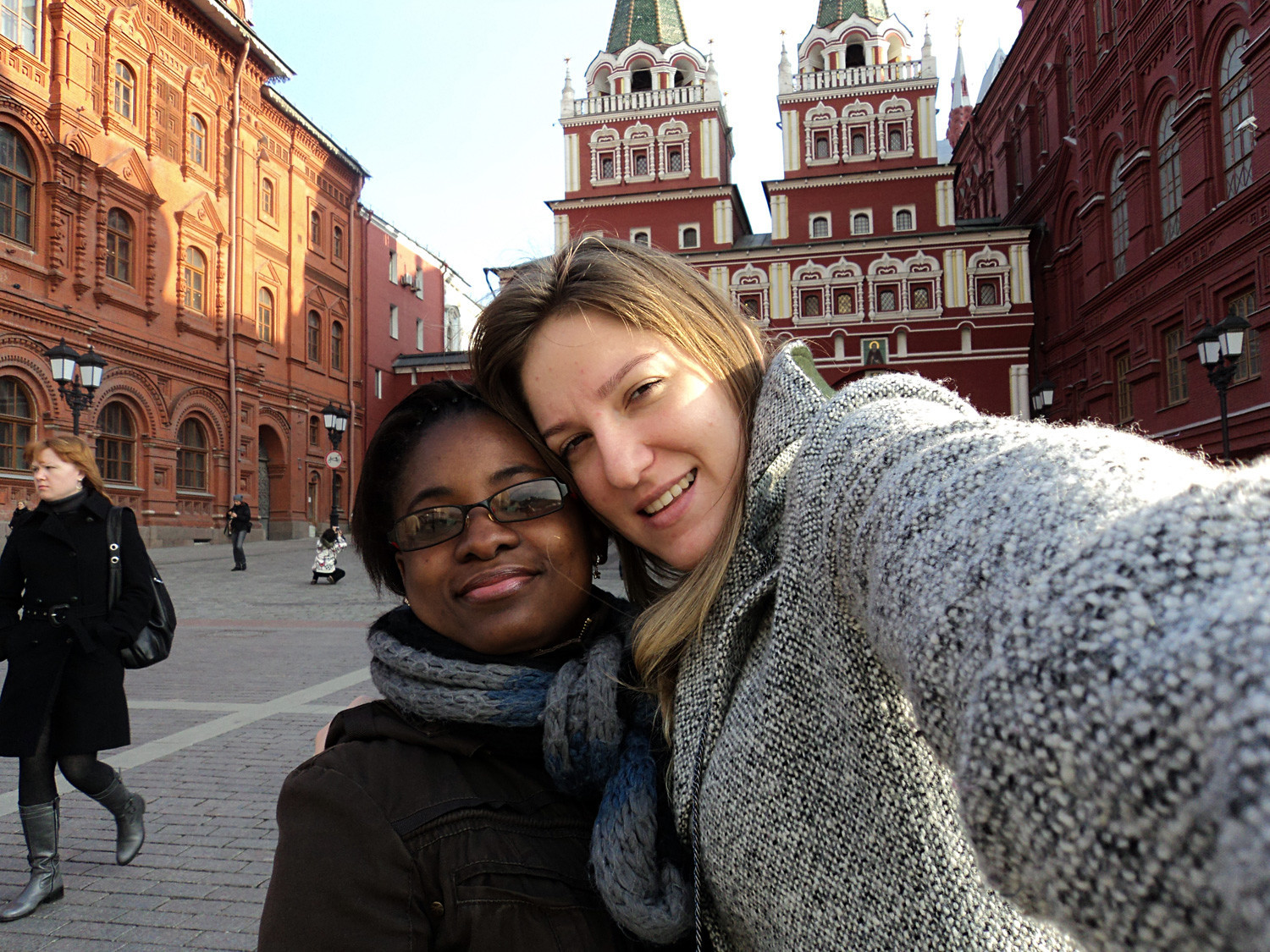 As amizades inesquecíveis que a universidade russa proporciona. Com a angolana Cláudia (esq.).