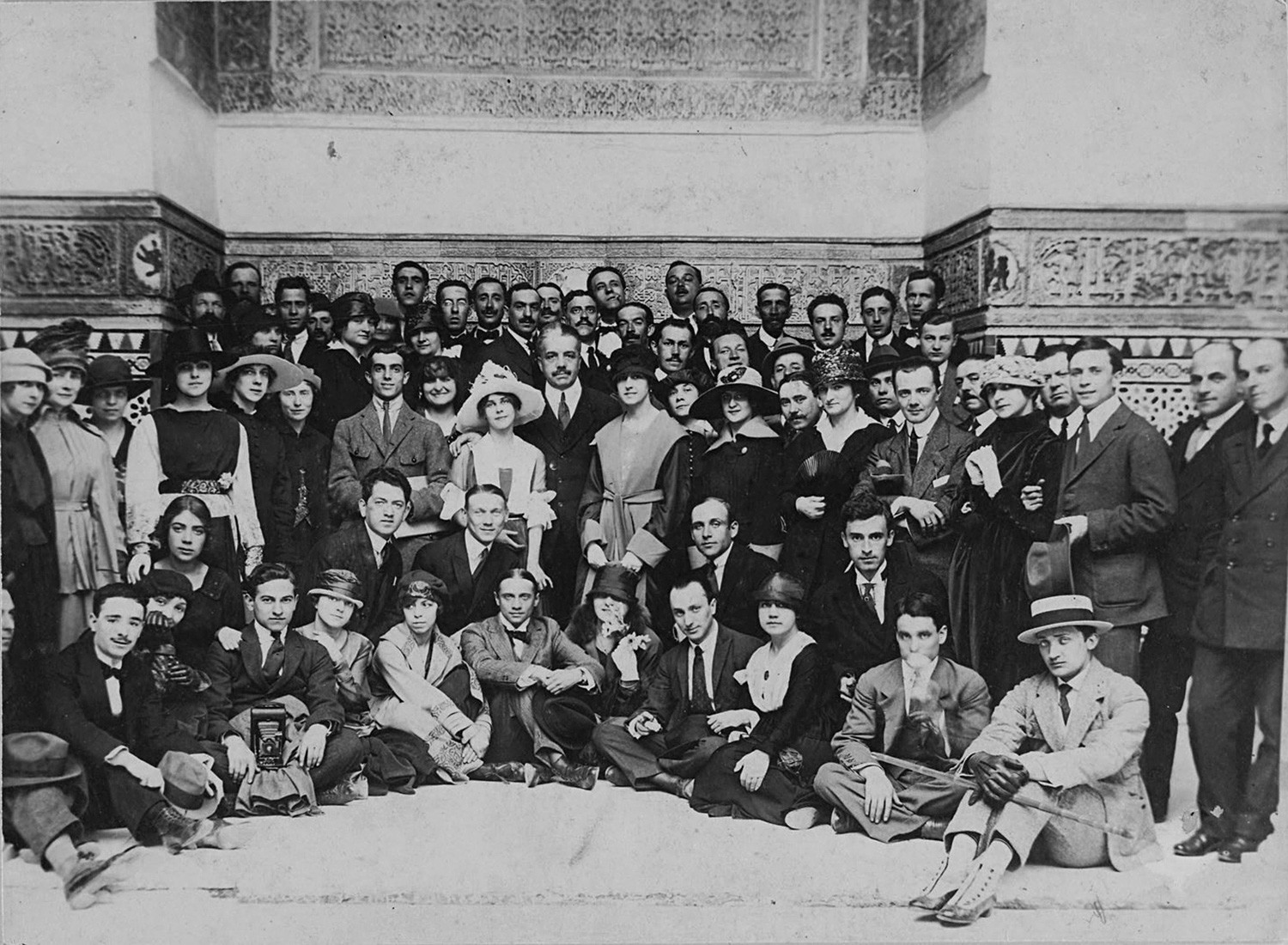 Ballets Russos en Sevilla, 1916. Serguéi Diaghilev (en el centro).