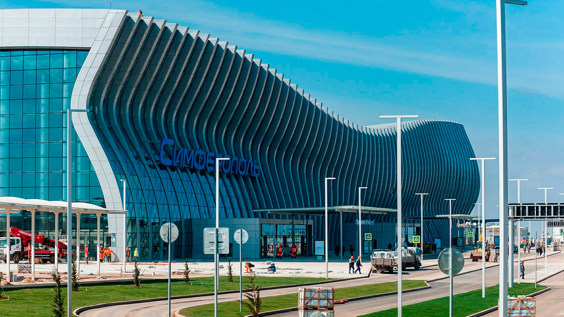 Seit dem 16. April ist nun nach nur 22 Monaten Bauzeit der neue Krim-Flughafen in Simfeopol in Betrieb.