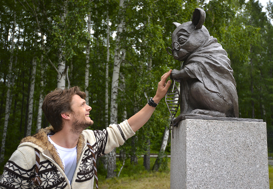 Labor-Maus: Vor dem Genetik-Institut in Nowosibirsk erinnert dieses Denkmal an die zahlreichen Versuchsmäuse, die zu Experimenten genutzt werden.
