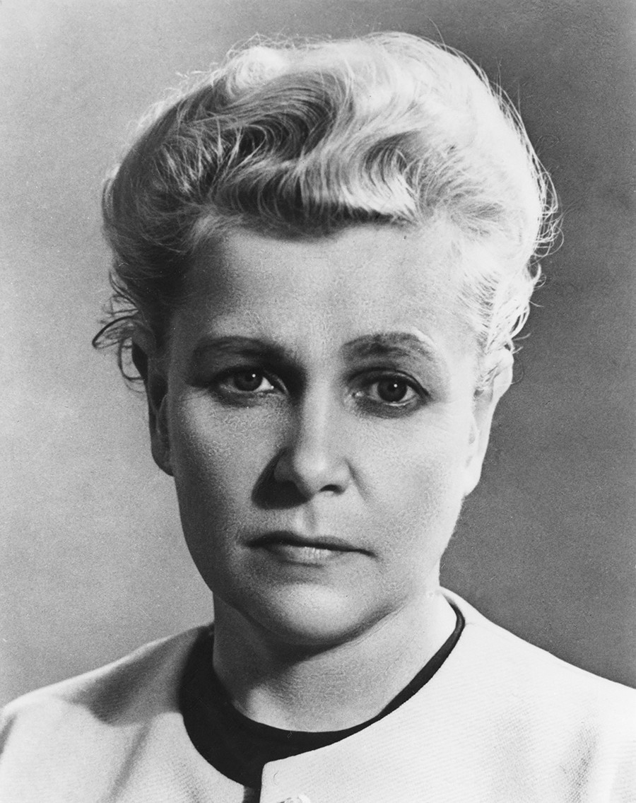A ministra soviética Ekaterina Furtseva.  
