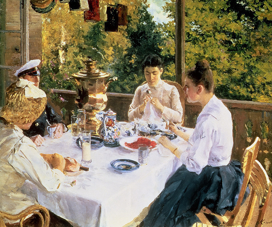 “À mesa de chá” de Konstantin Korovin, 1888

