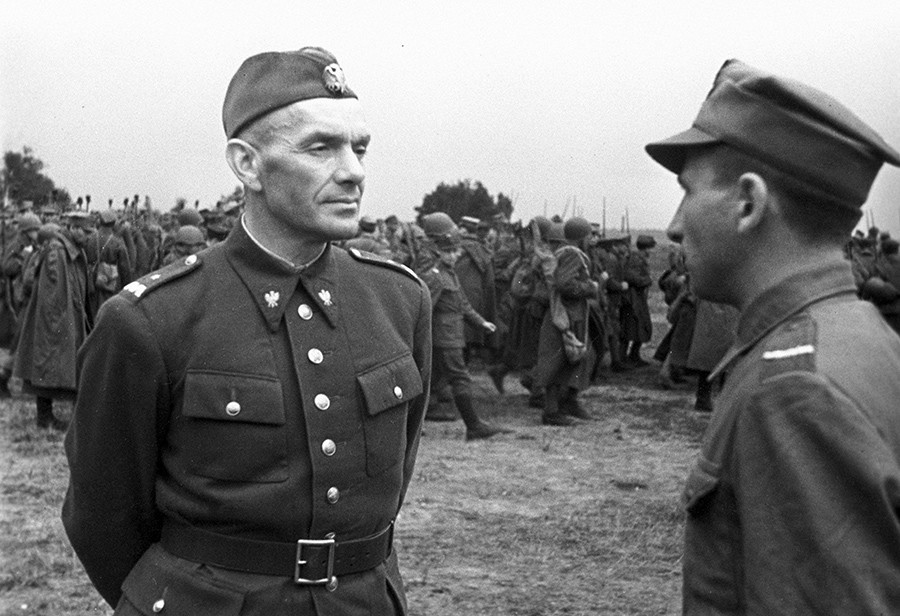 Генерал Зигмунд Хенрик Берлинг във военен лагер край Рязан, Русия. 1.7.1943 г.