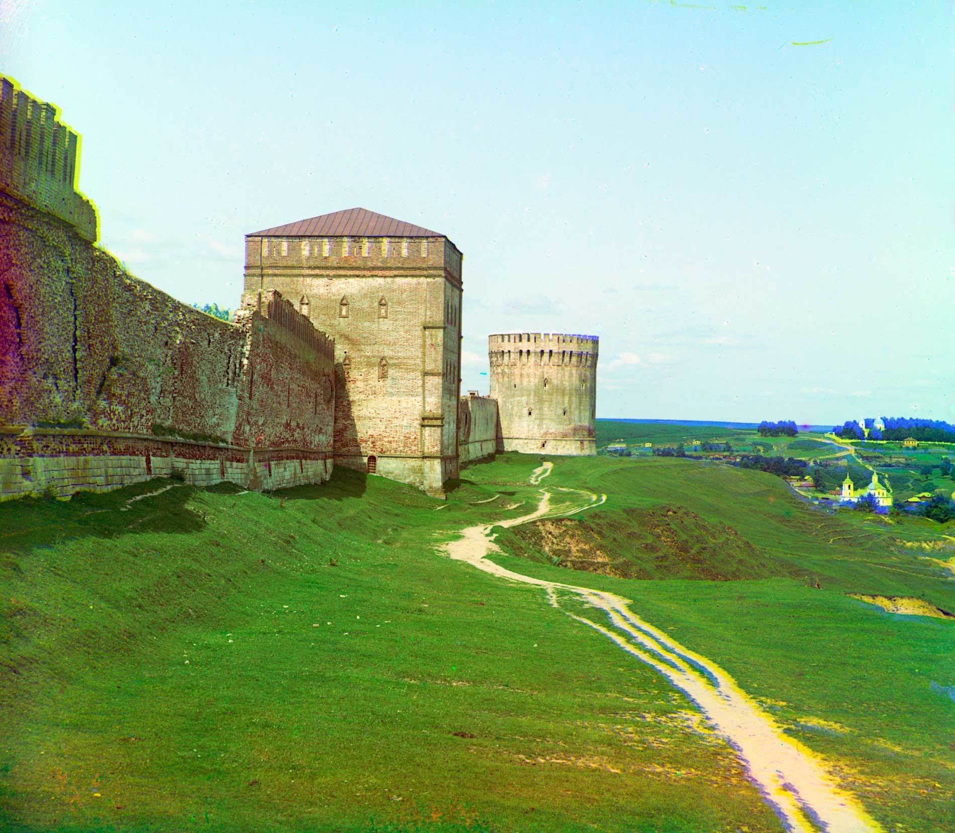 Cittadella di Smolensk. Muro est con le torri Avraamij e Aquila (Orel). Facciata est. Estate 1912
