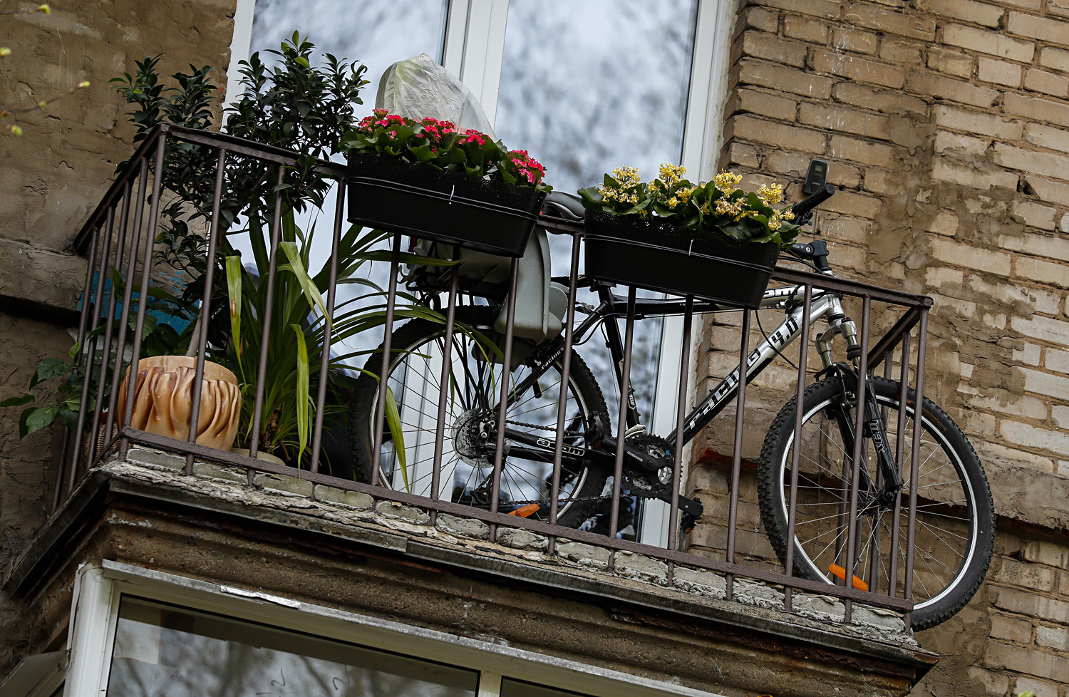 Residential balcony in Moscow's Alekseevsky District