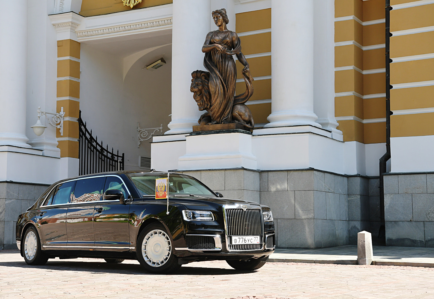 Новата лимузина на Путин - Aurus