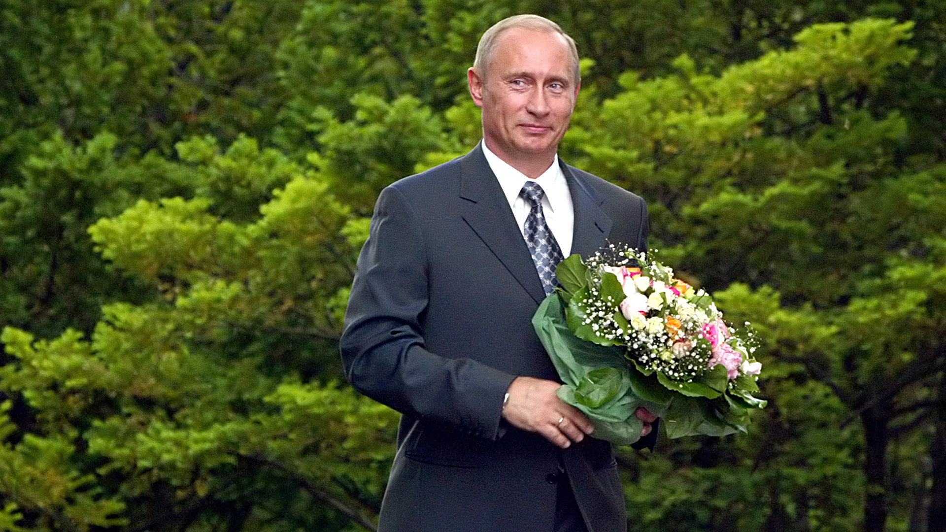 完璧な紳士 プーチン大統領からの花束 ロシア ビヨンド
