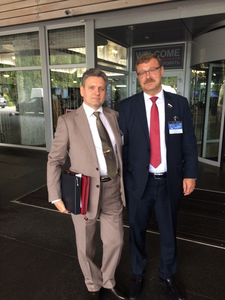 Николай Малинов с Константин  Косачов  – председател на Комисията по международните въпроси на Съвета на Федерацията