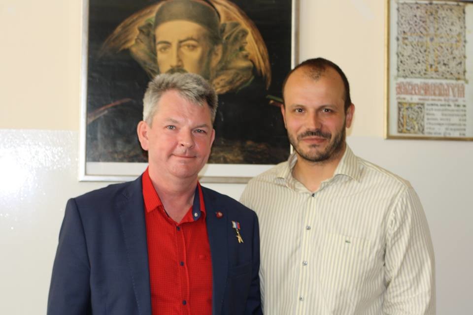 Александар Самокутјаев и Игор Дамјановић након презентације у подгоричкој гиназији