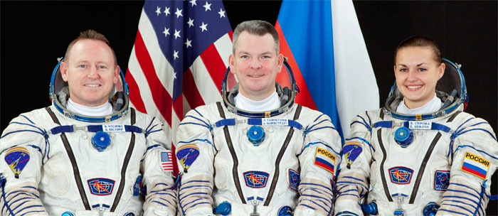 Александар Самокутјаев са Американцем Вилмором и Еленом Серовом пред полетање мисије