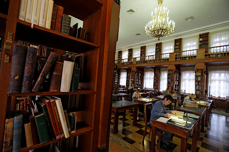 Penampakan bagian dalam Perpustakaan Nasional Rusia