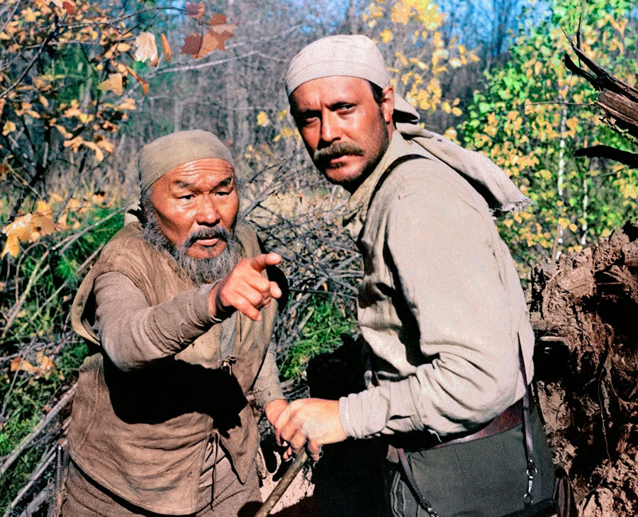 Dersu Uzala e Vladímir Arsêniev no filme de Akira Kurosawa.