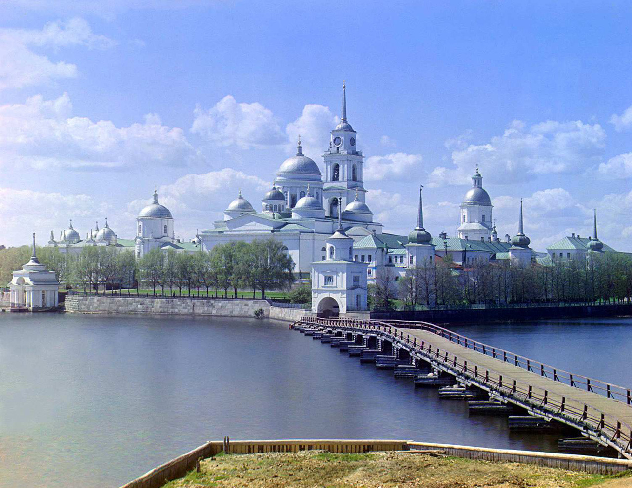 El monasterio Nílov situado en la isla de Stolobni en la región de Tver en Rusia.