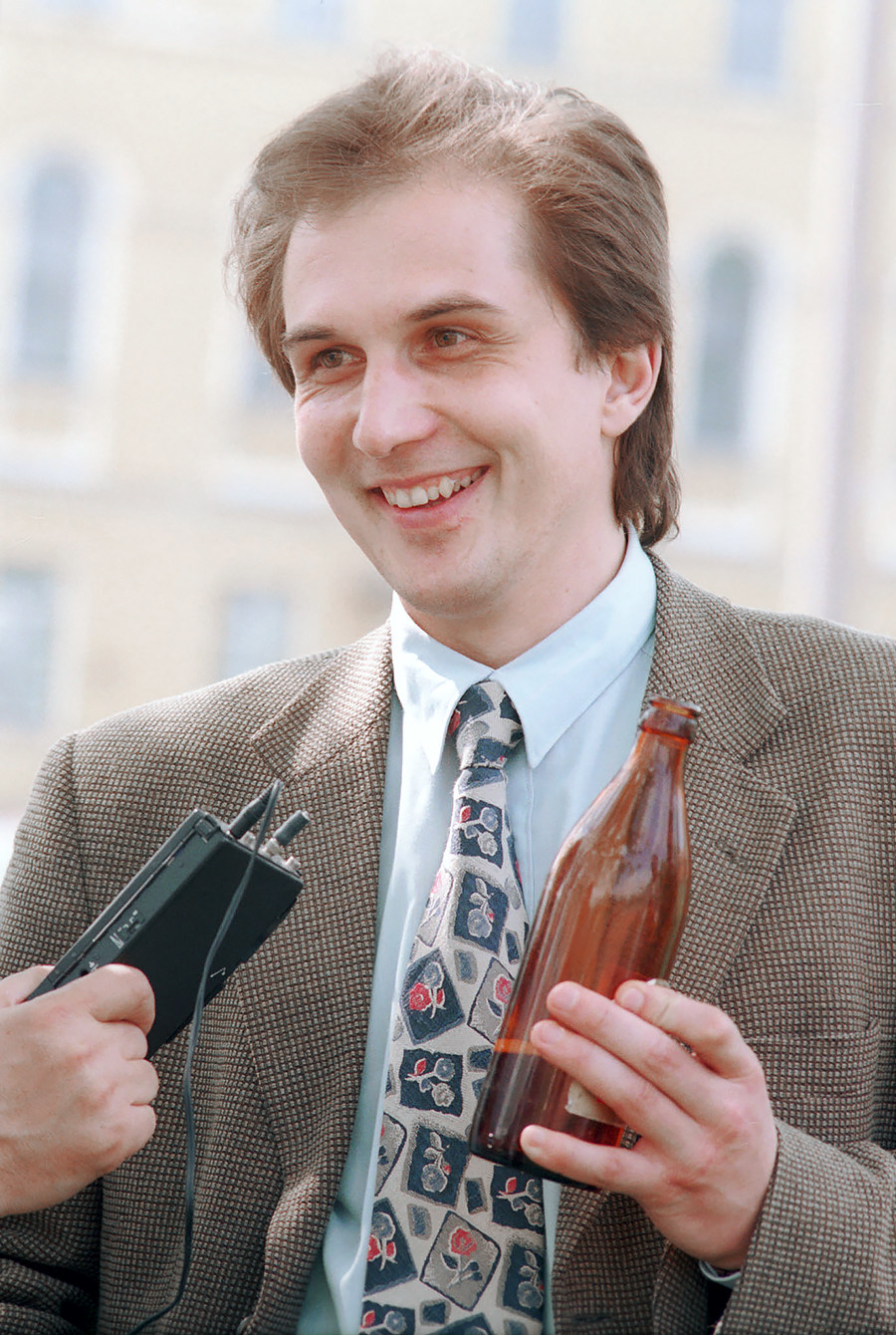O secretário-geral do Partido dos Amantes de Cerveja, Kalatchev, em 1995 em Iaroslávl. 