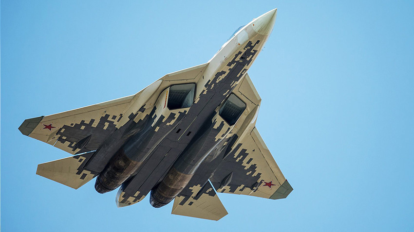 Ruski višenamjenski borbeni zrakoplov pete generacije Su-57
