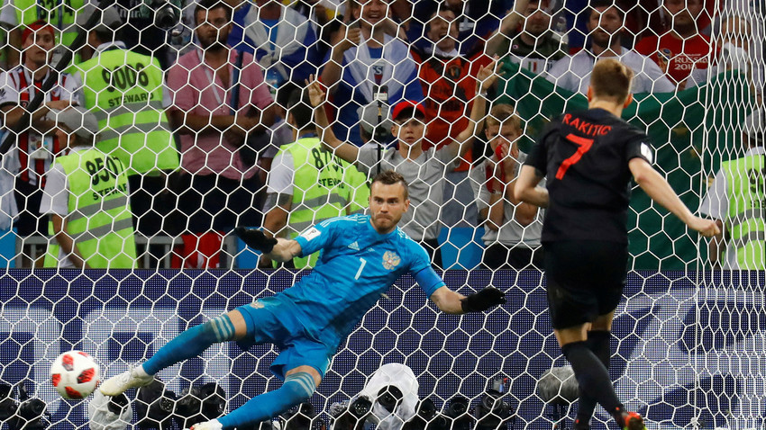 Rusia kalah 3 - 4 dalam adu penalti dengan Kroasia.
