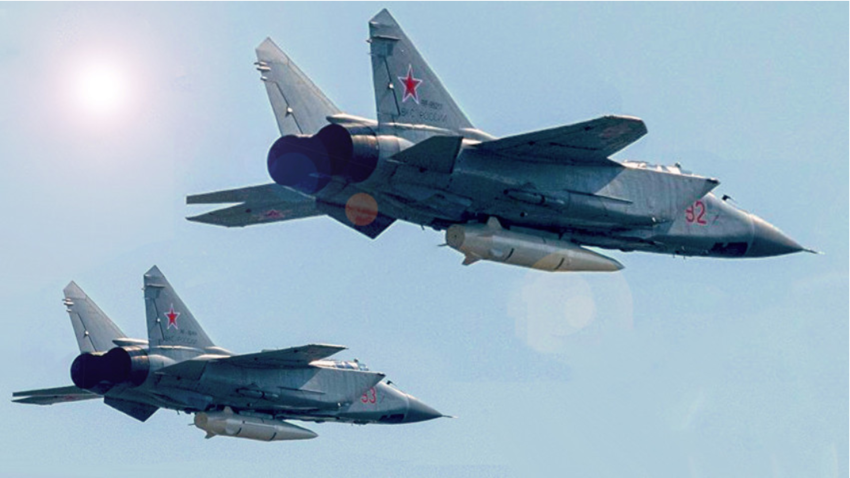 Lovca prestreznika MiG-31K, oborožena z raketami Kinžal