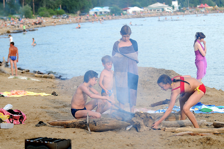 Carne asada y tacones de aguja: aventura por las playas de Rusia