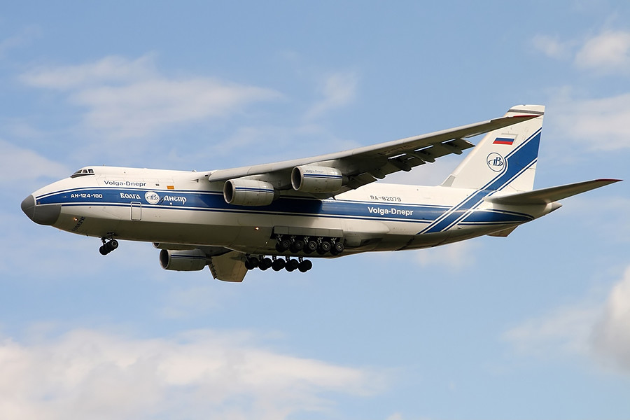 Avión de transporte aéreo estratégico An-124 Ruslán.