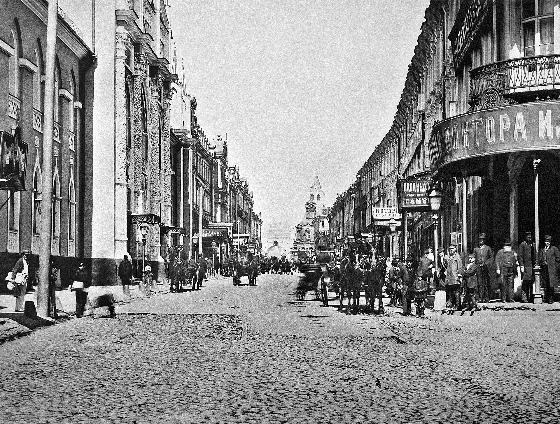 ニコリスカヤ通り、1886年。