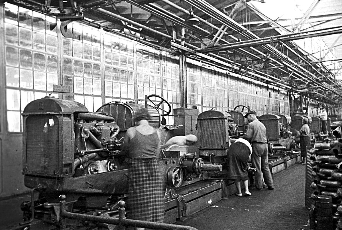 An assembly workshop at the Stalingrad Tractor Plant (since 1961, the Volgograd Tractor Plant) in 1937