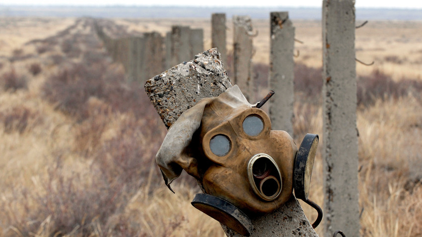  Today the city of Kurchatov in the Kazakh steppes is still a place of secrecy and resembles an atomic ghost town. In order to enter, a government permit is still required. The city was built for the scientific elite during the Soviet period when the population was 50,000. 