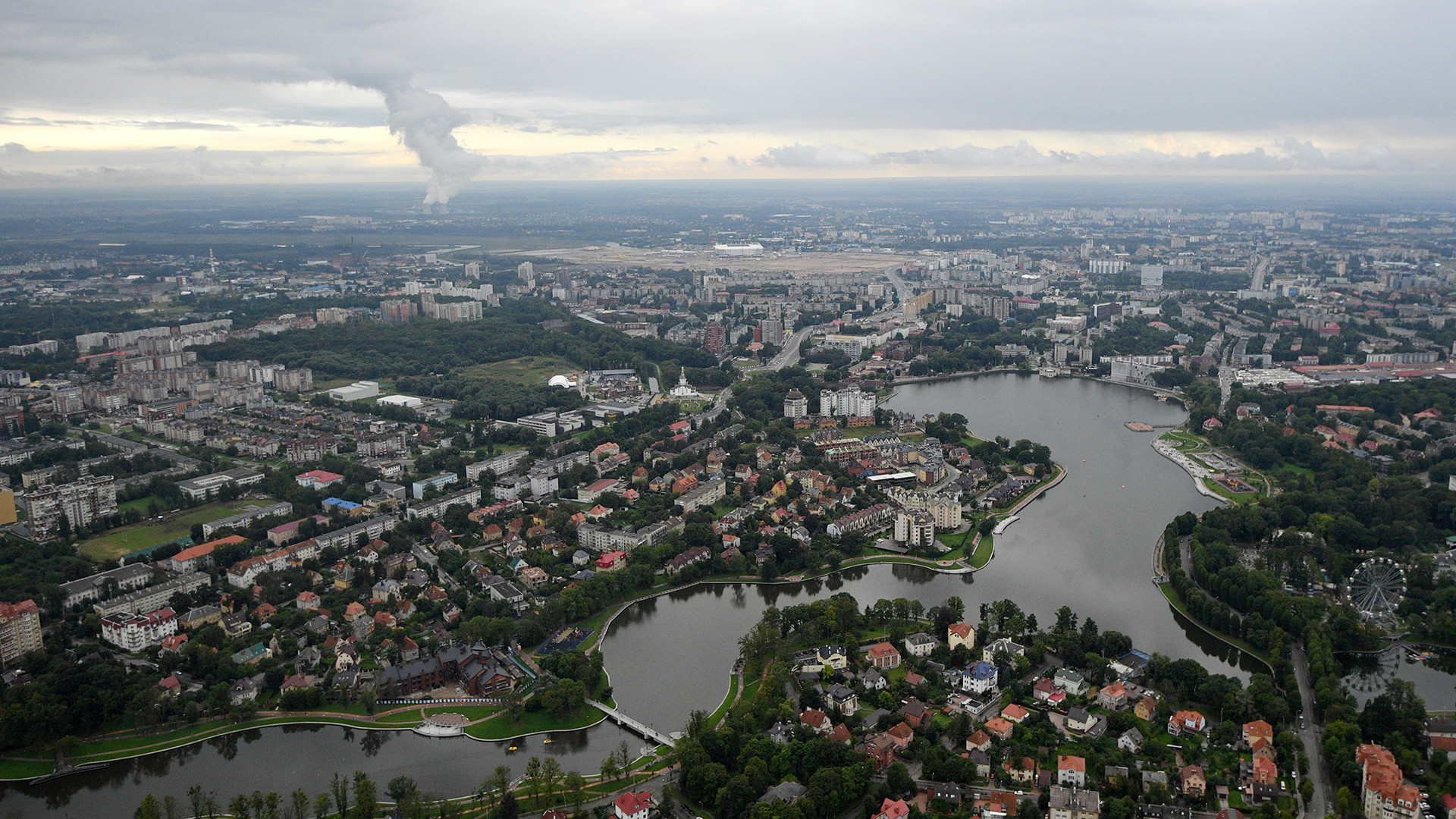 Pemandangan Kaliningrad dan Oktabrysky.