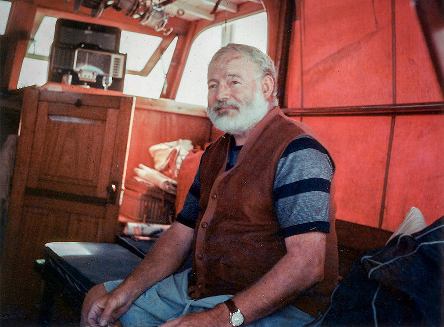Ernest Hemingway se perguntava como alguém podia escrever tão mal e tão bem ao mesmo tempo.