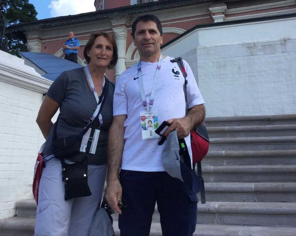 Philippe Patrick e sua mulher no cemitério de Donskoie