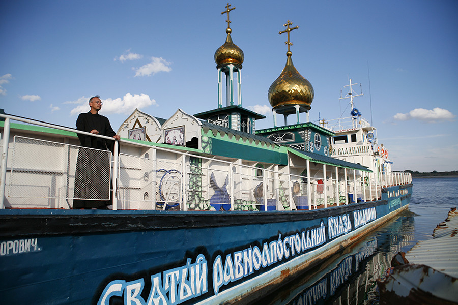 Floating church 