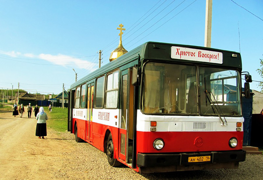 Автобус церковь. Автобус храм. Храм автобус 5.