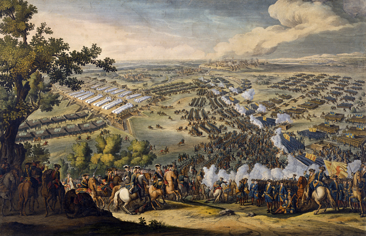 1709 年6月 27 日（旧暦7 月8日）に、大北方戦争の最も重要な戦いが行われた。ロシア国立歴史博物館。 F・シモンの版画「ポルタヴァの戦い」、19世紀の最初の四半期。