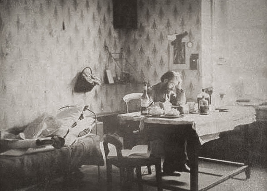 Ivan Boldirjev u radu na svom filmu za fotoaparate.

