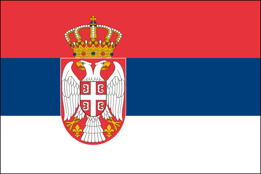 国章入りの現行のセルビア国旗