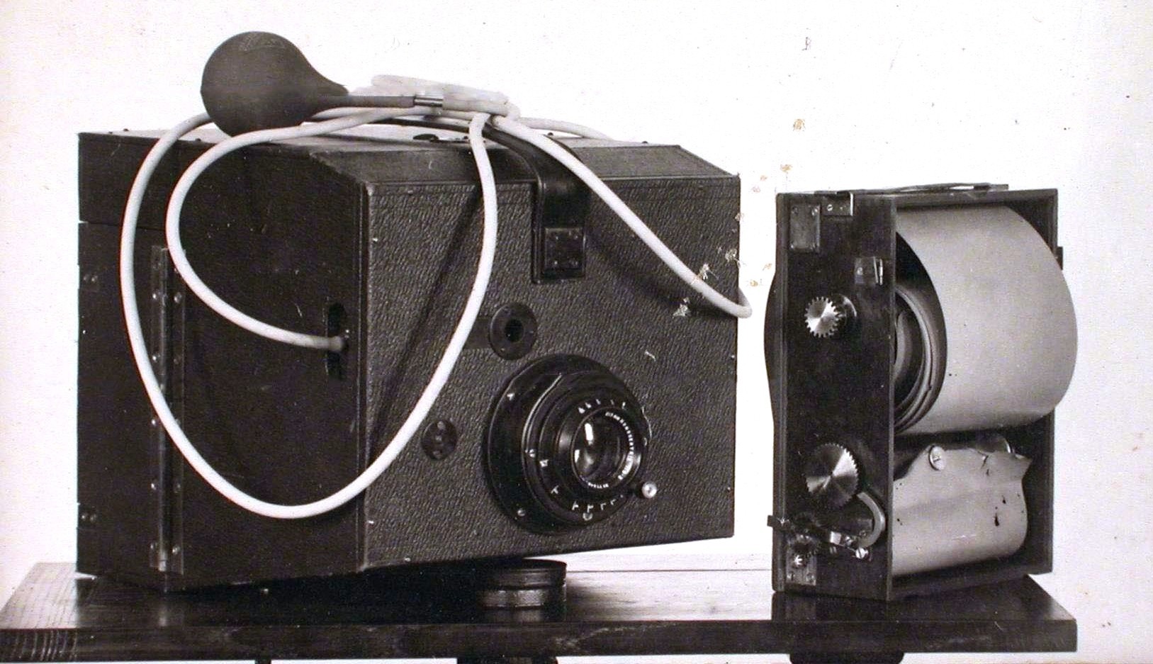 Патеова камера, 1913.